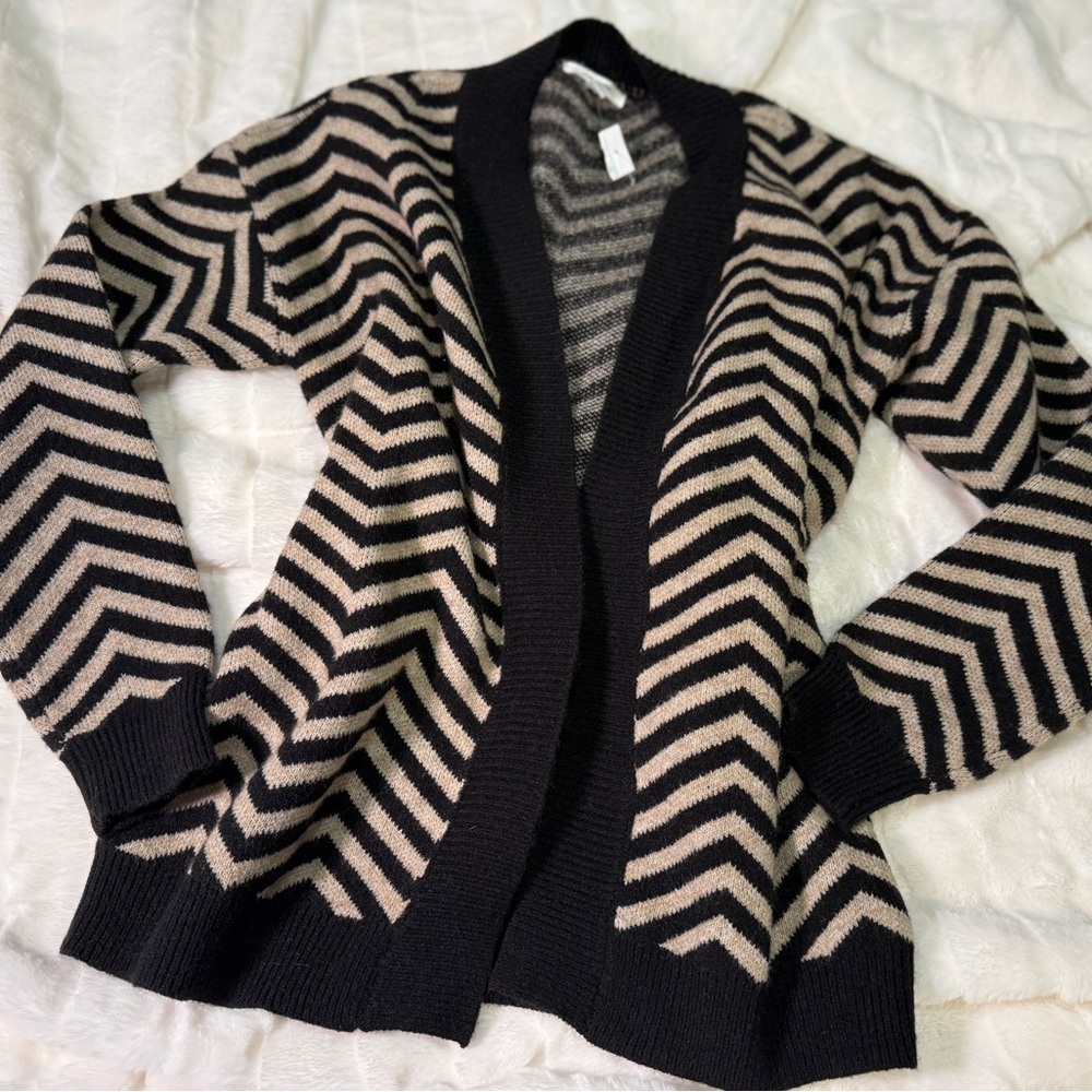 Maurices Black and Tan Chevron Cardigan - Picture 5 of 5